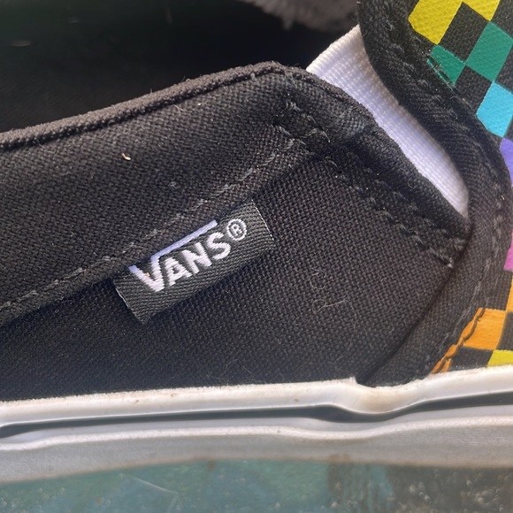 VANS Asher Checkered Rainbow Sneaker
Size 7.5. Excellent like new condition - Picture 6 of 7